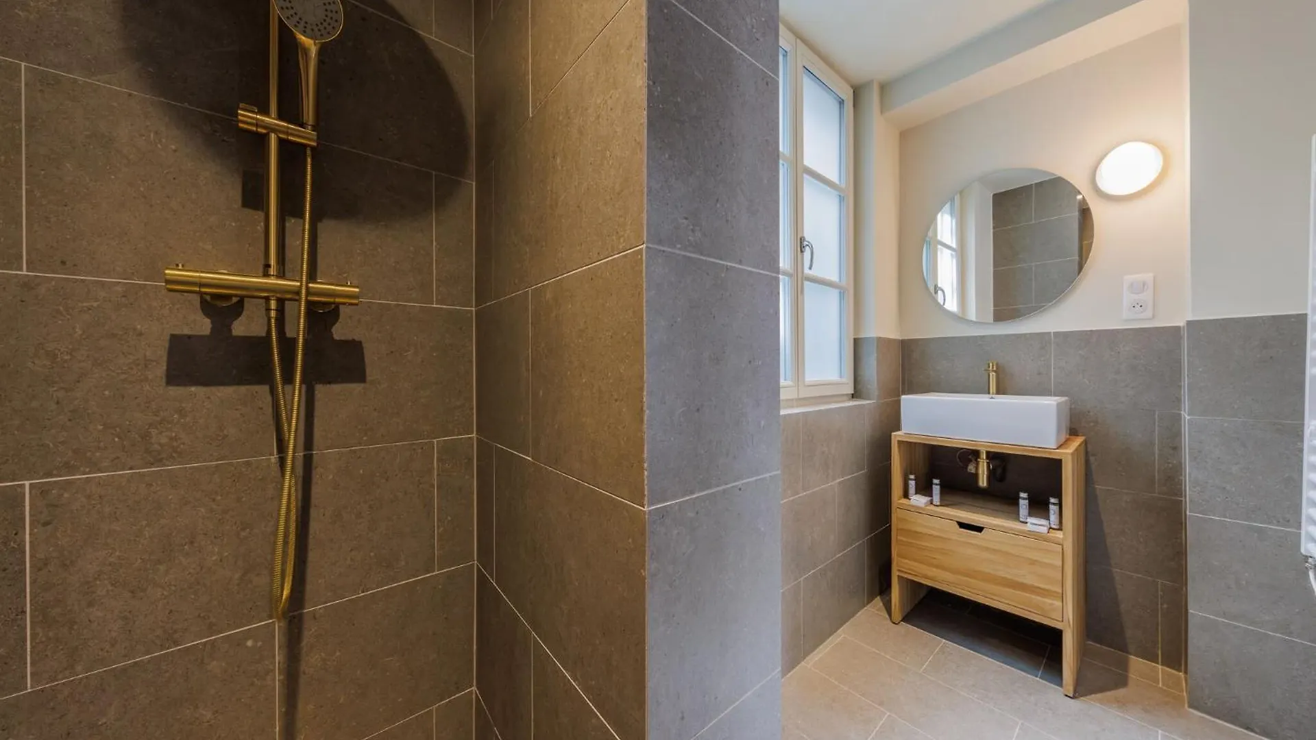 Charming Apartment - 3Bdr 6P - St Germain Des Pres Paris France