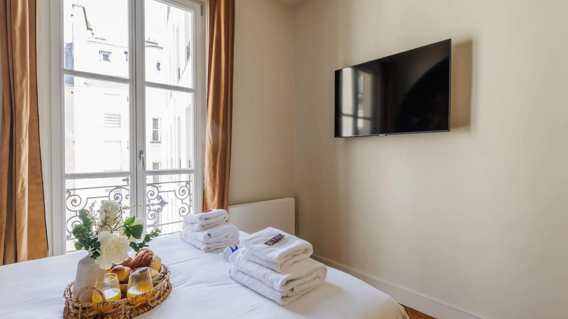 Charming Apartment - 3Bdr 6P - St Germain Des Pres Paris 0*,
